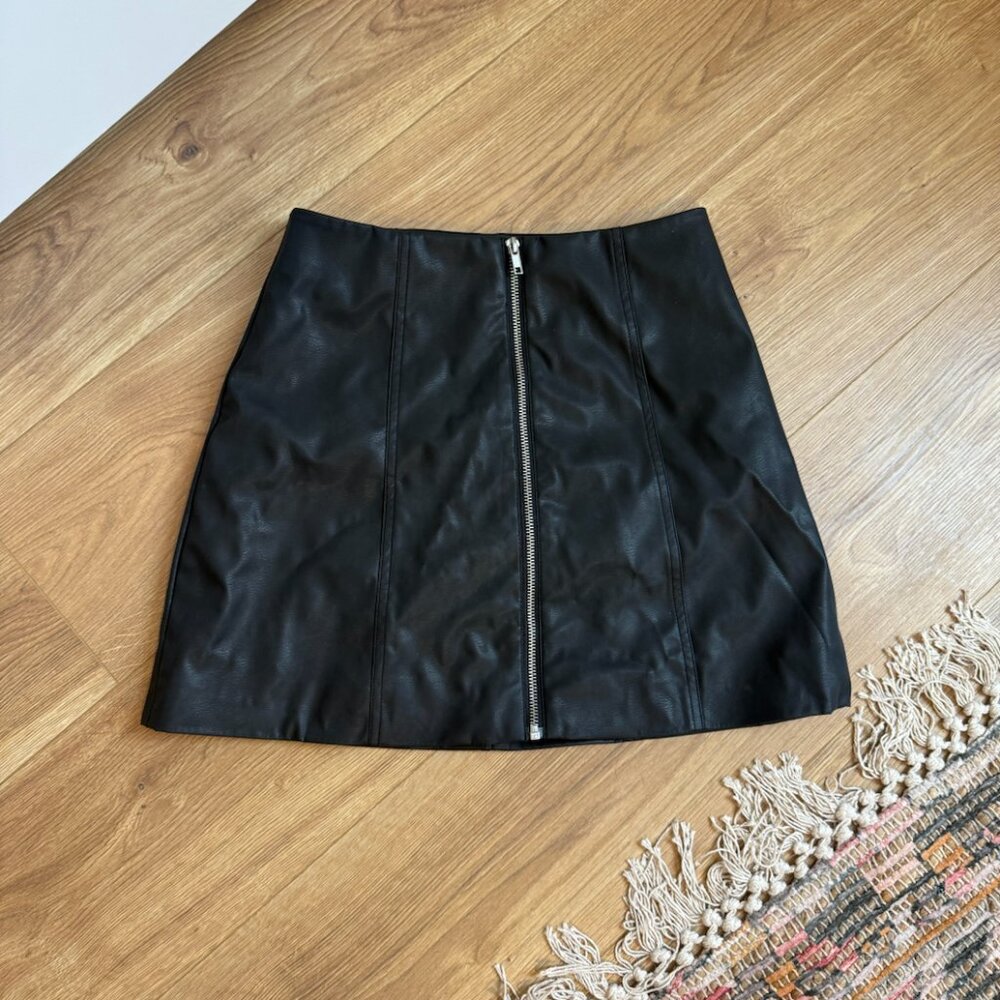 H&M Faux Leather Mini Skirt - Size 6